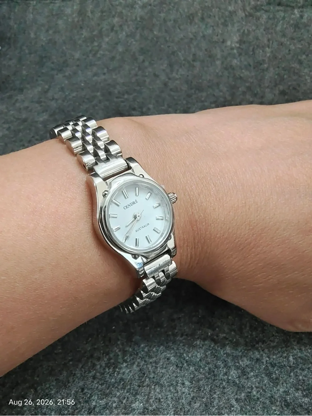 NWOB Cendre Australia Women's Silver Bracelet Watch - White Dial